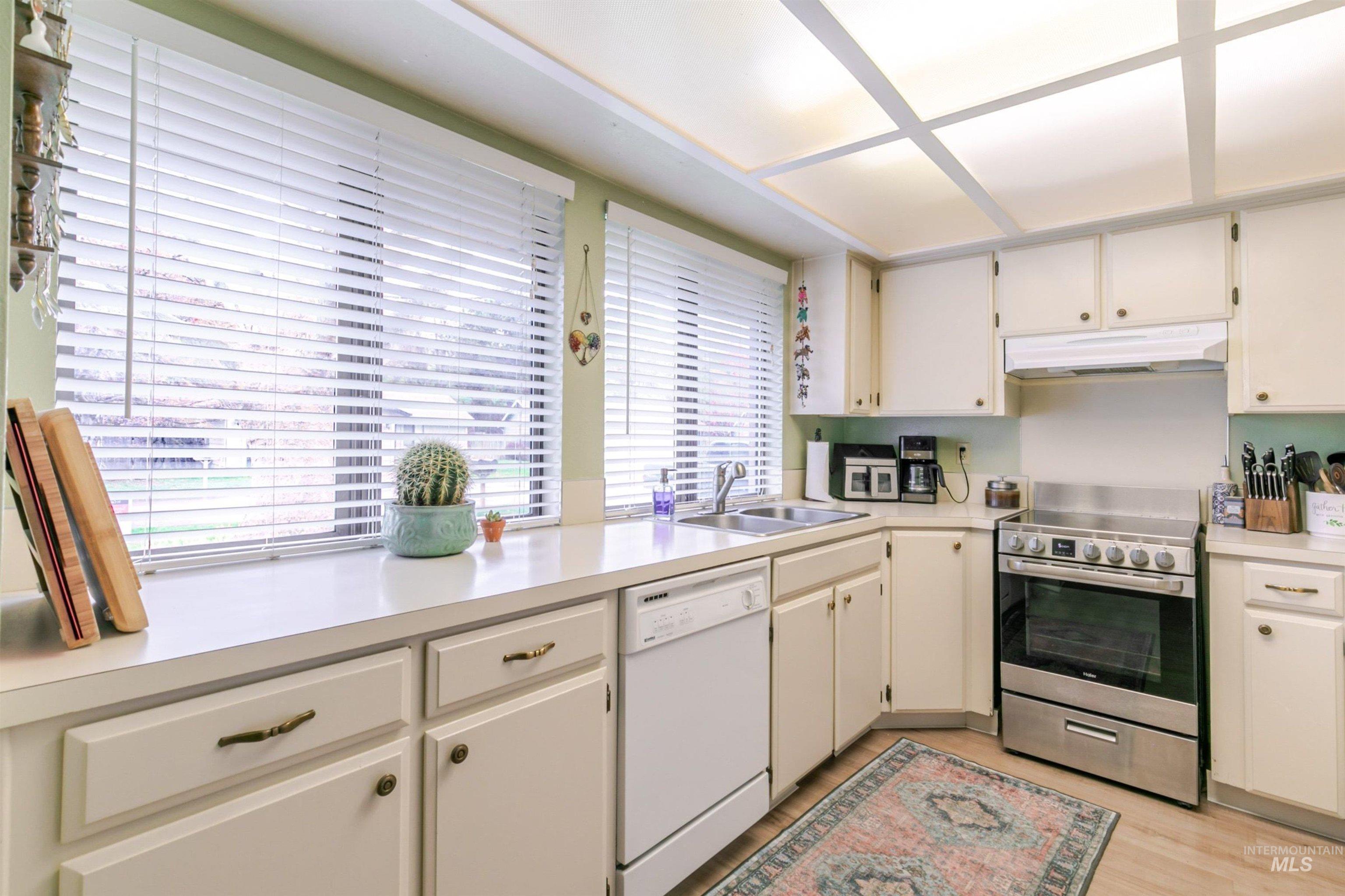 3458 S Raindrop Court, Boise, Idaho 83706, 2 Bedrooms, 1 Bathroom, Residential For Sale, Price $429,000, 98981122