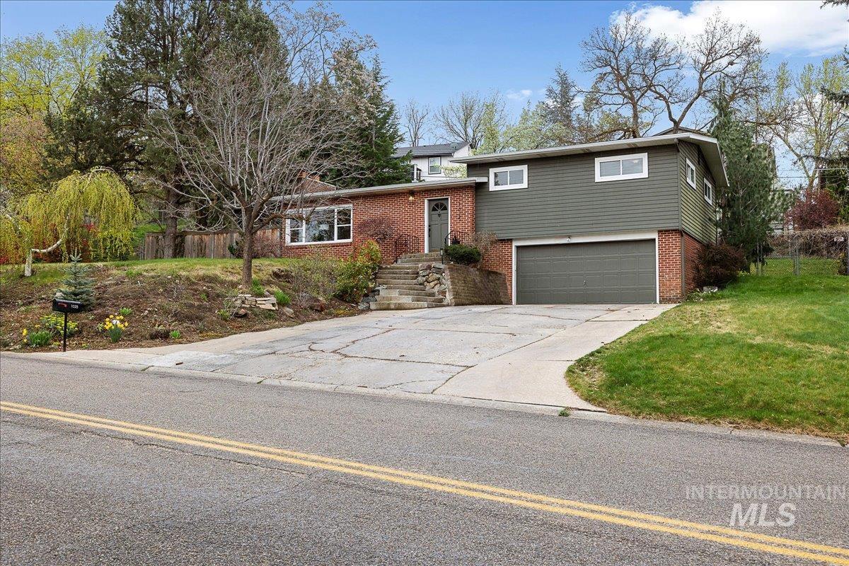 1025 W Highland View Dr, Boise, Idaho 83702, 3 Bedrooms, 2 Bathrooms, Residential For Sale, Price $750,000, 98981123