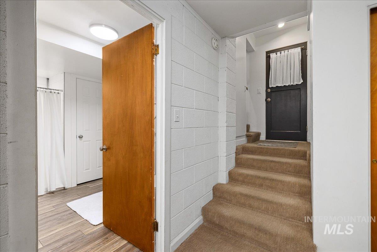 1025 W Highland View Dr, Boise, Idaho 83702, 3 Bedrooms, 2 Bathrooms, Residential For Sale, Price $750,000, 98981123