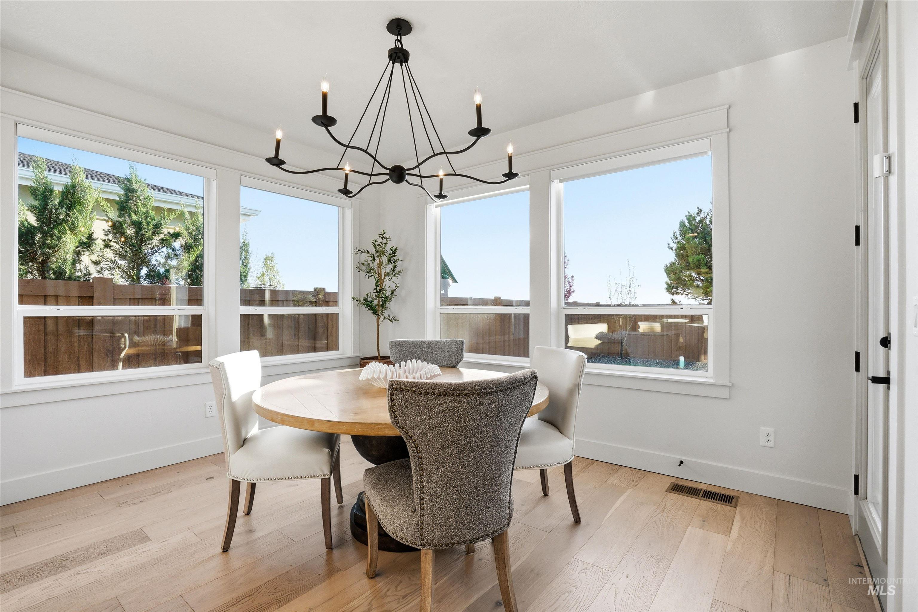 6839 N Willowside Ave, Meridian, Idaho 83646, 6 Bedrooms, 3.5 Bathrooms, Residential For Sale, Price $950,000, 98981124