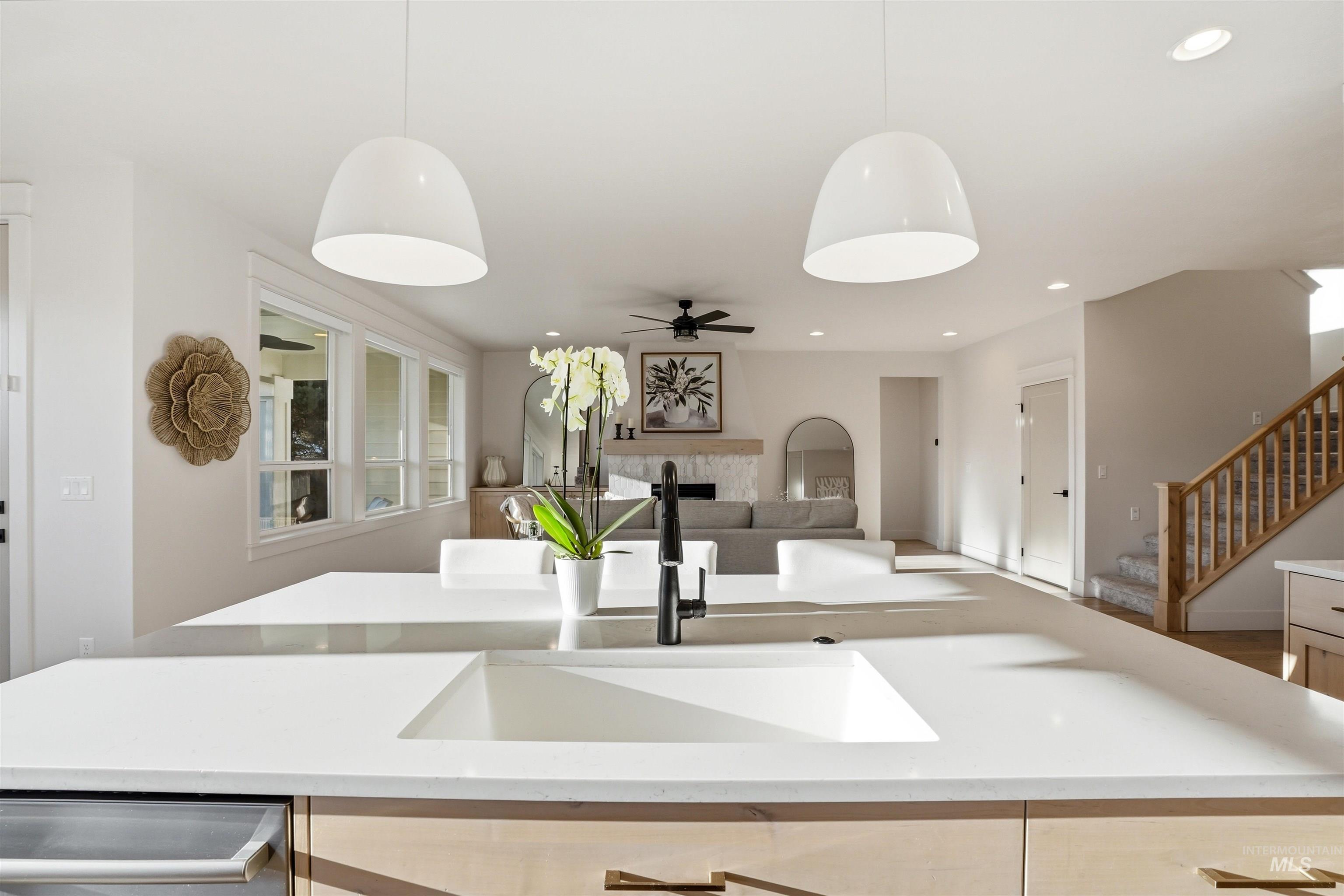 6839 N Willowside Ave, Meridian, Idaho 83646, 6 Bedrooms, 3.5 Bathrooms, Residential For Sale, Price $950,000, 98981124