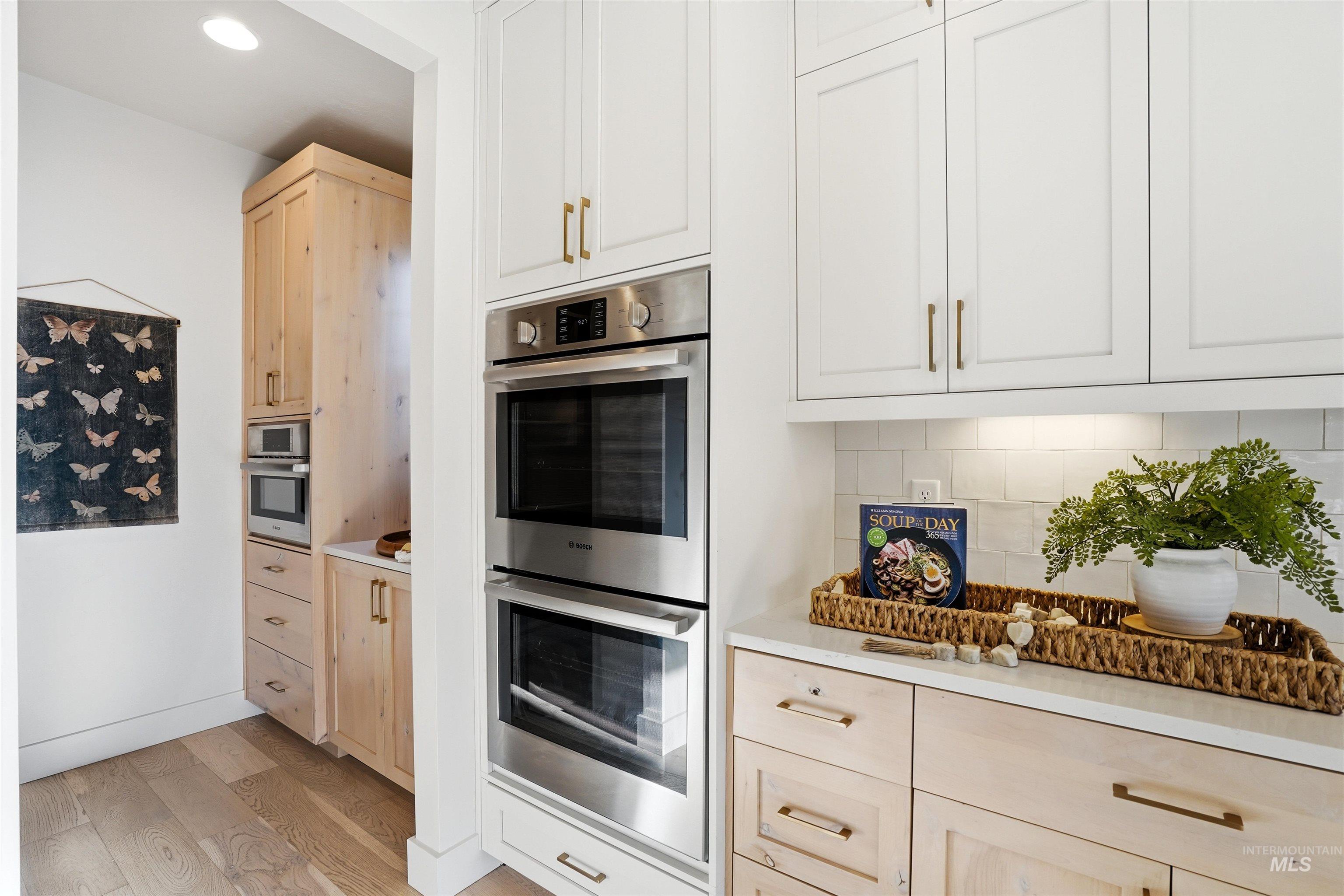 6839 N Willowside Ave, Meridian, Idaho 83646, 6 Bedrooms, 3.5 Bathrooms, Residential For Sale, Price $950,000, 98981124