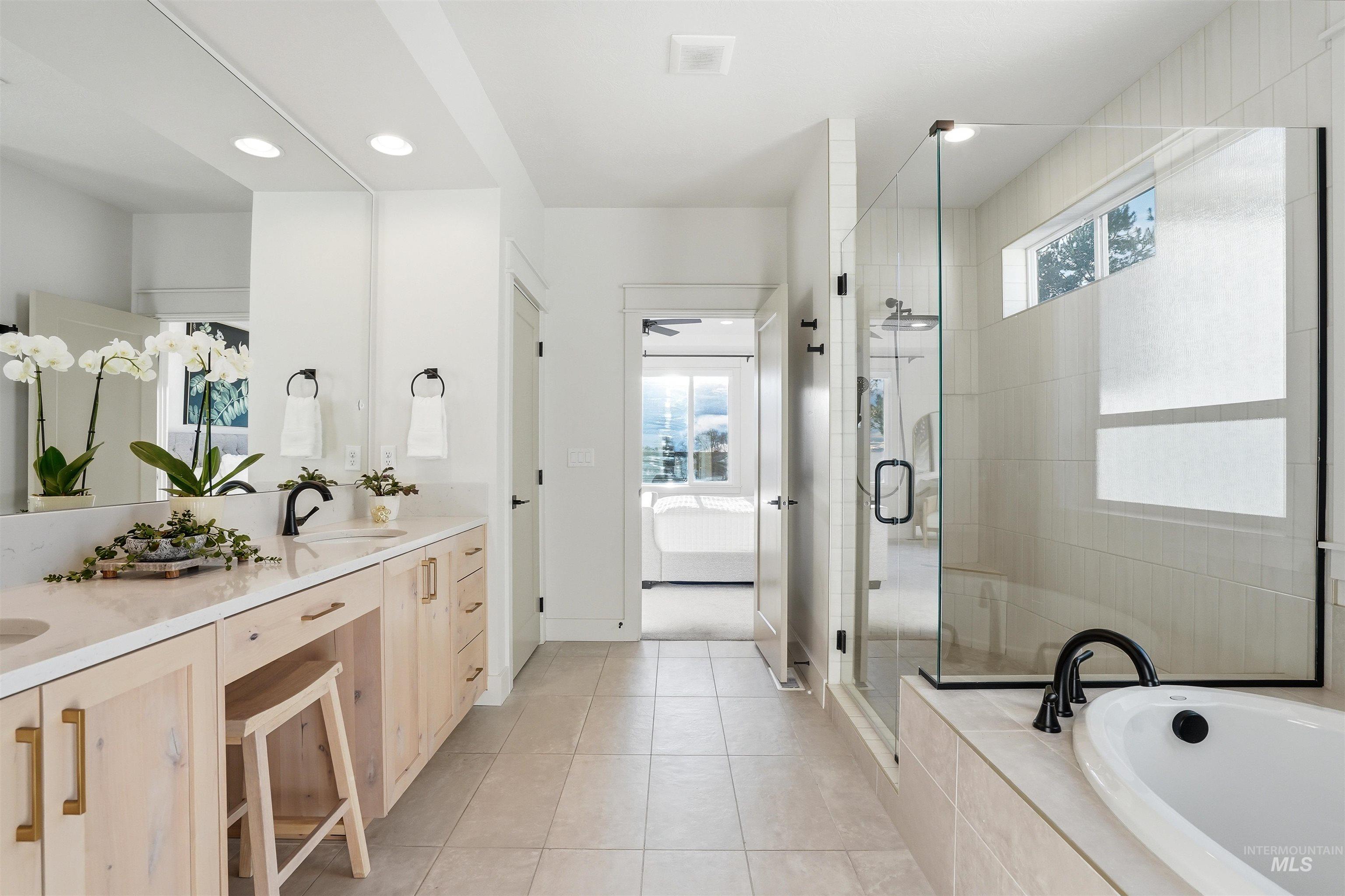 6839 N Willowside Ave, Meridian, Idaho 83646, 6 Bedrooms, 3.5 Bathrooms, Residential For Sale, Price $950,000, 98981124