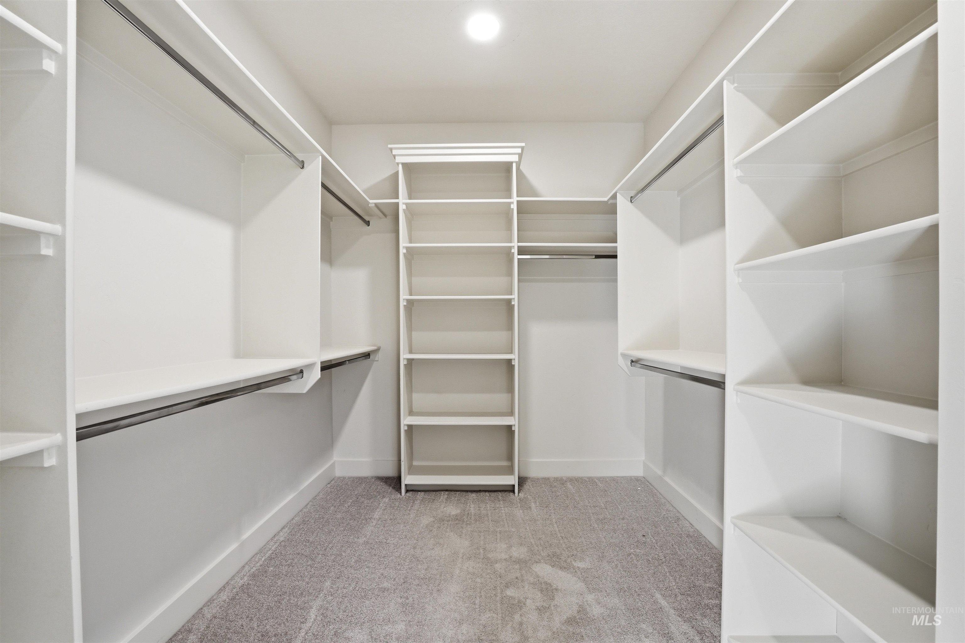 6839 N Willowside Ave, Meridian, Idaho 83646, 6 Bedrooms, 3.5 Bathrooms, Residential For Sale, Price $950,000, 98981124