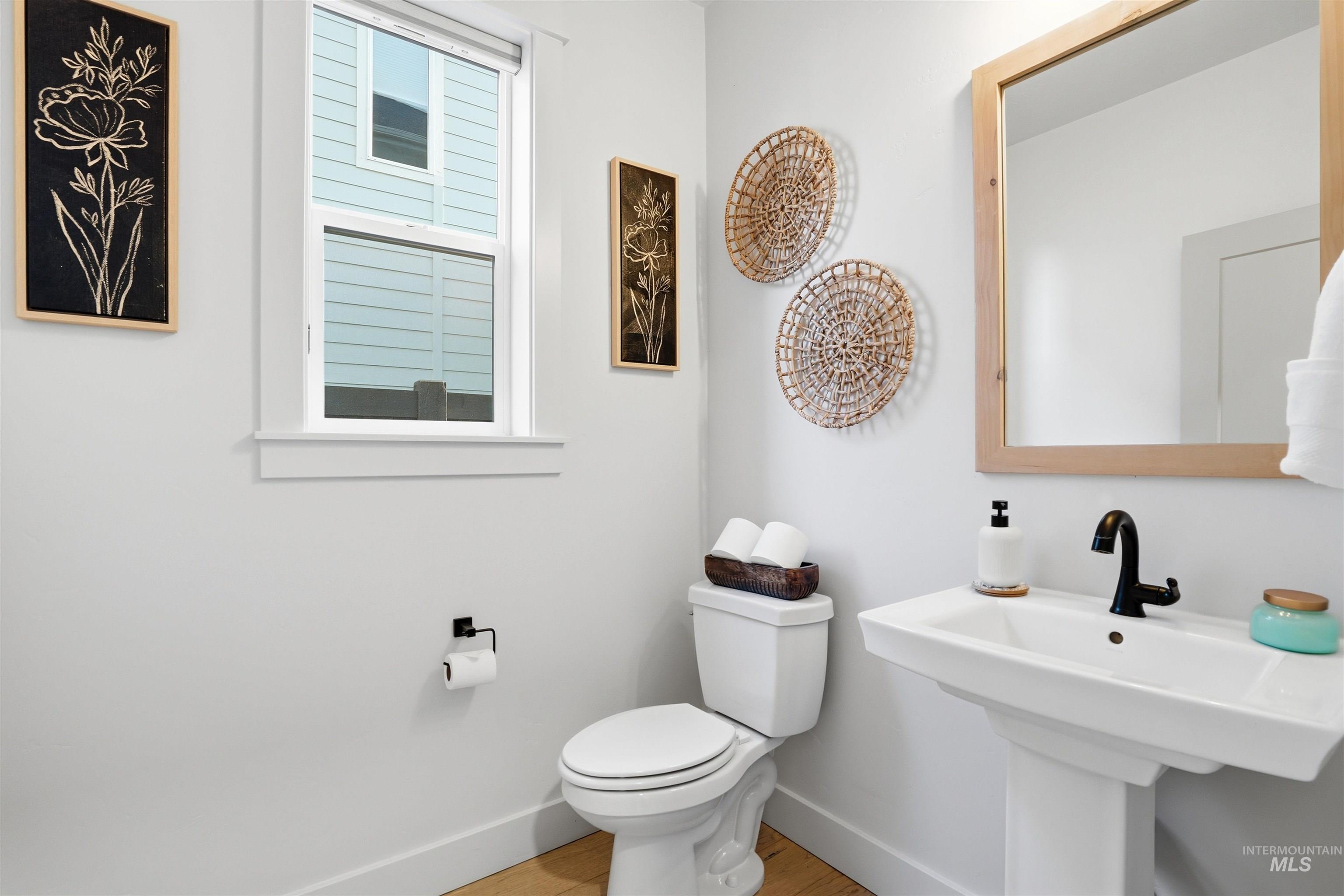 6839 N Willowside Ave, Meridian, Idaho 83646, 6 Bedrooms, 3.5 Bathrooms, Residential For Sale, Price $950,000, 98981124