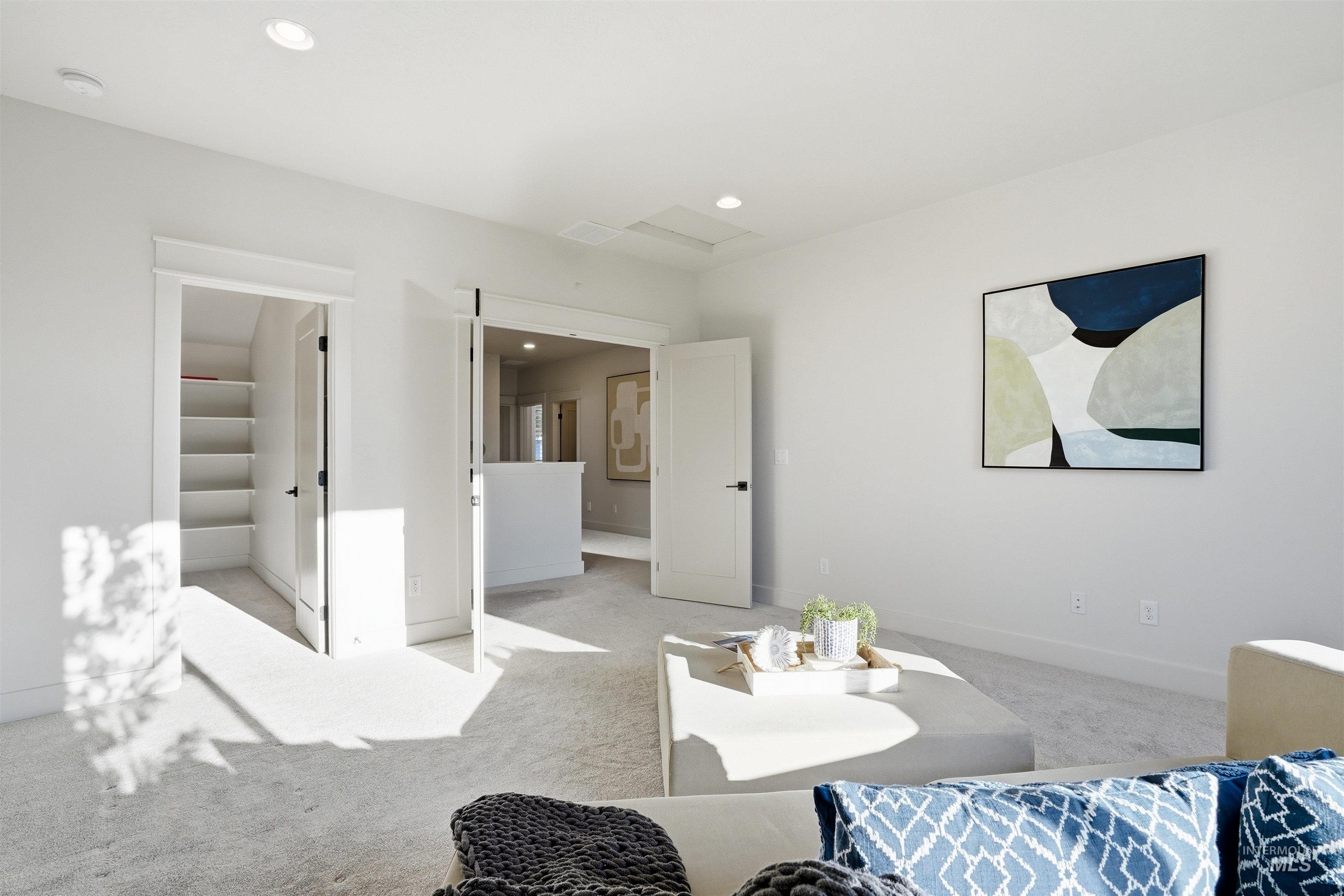 6839 N Willowside Ave, Meridian, Idaho 83646, 6 Bedrooms, 3.5 Bathrooms, Residential For Sale, Price $950,000, 98981124