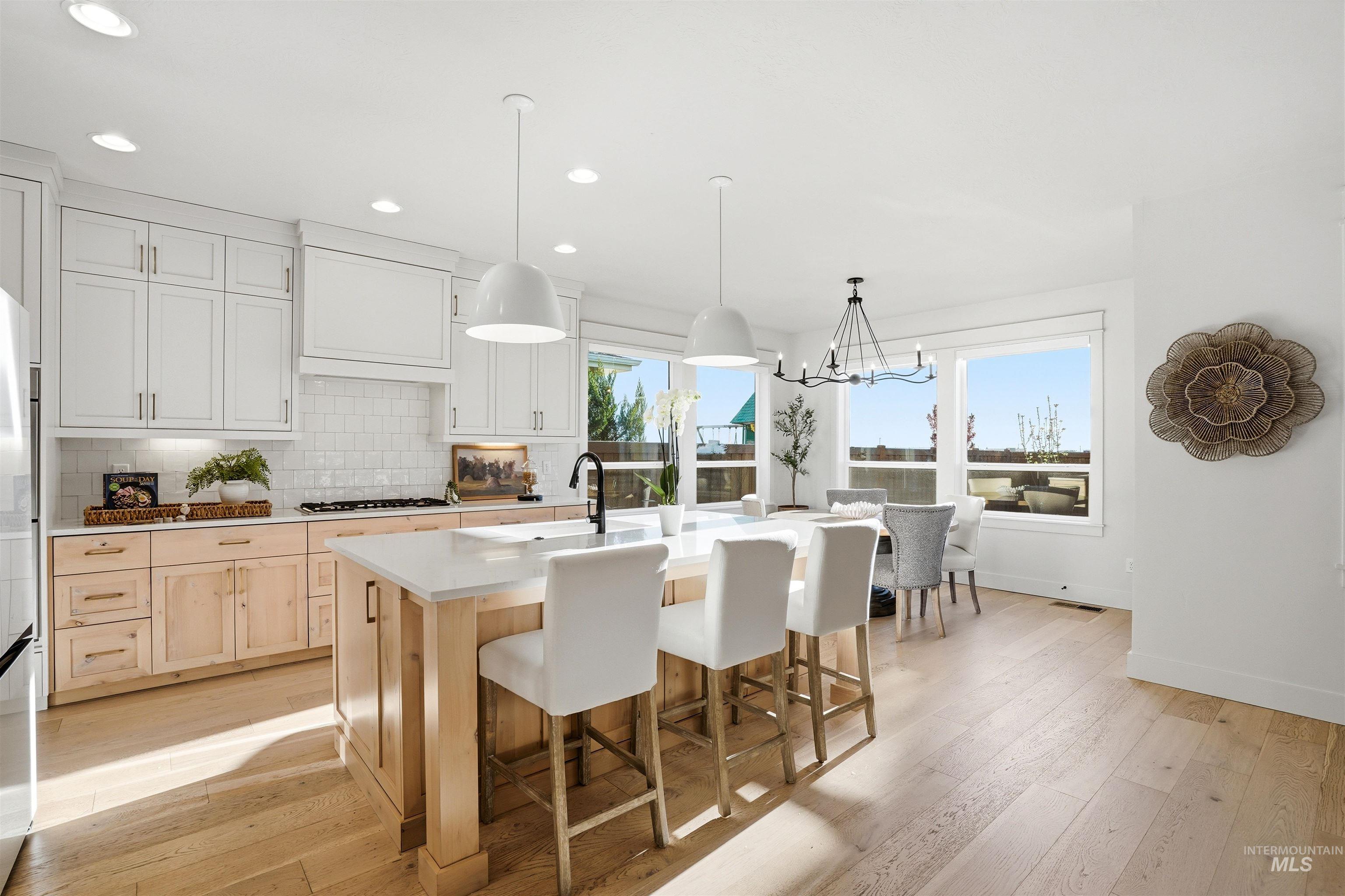 6839 N Willowside Ave, Meridian, Idaho 83646, 6 Bedrooms, 3.5 Bathrooms, Residential For Sale, Price $950,000, 98981124