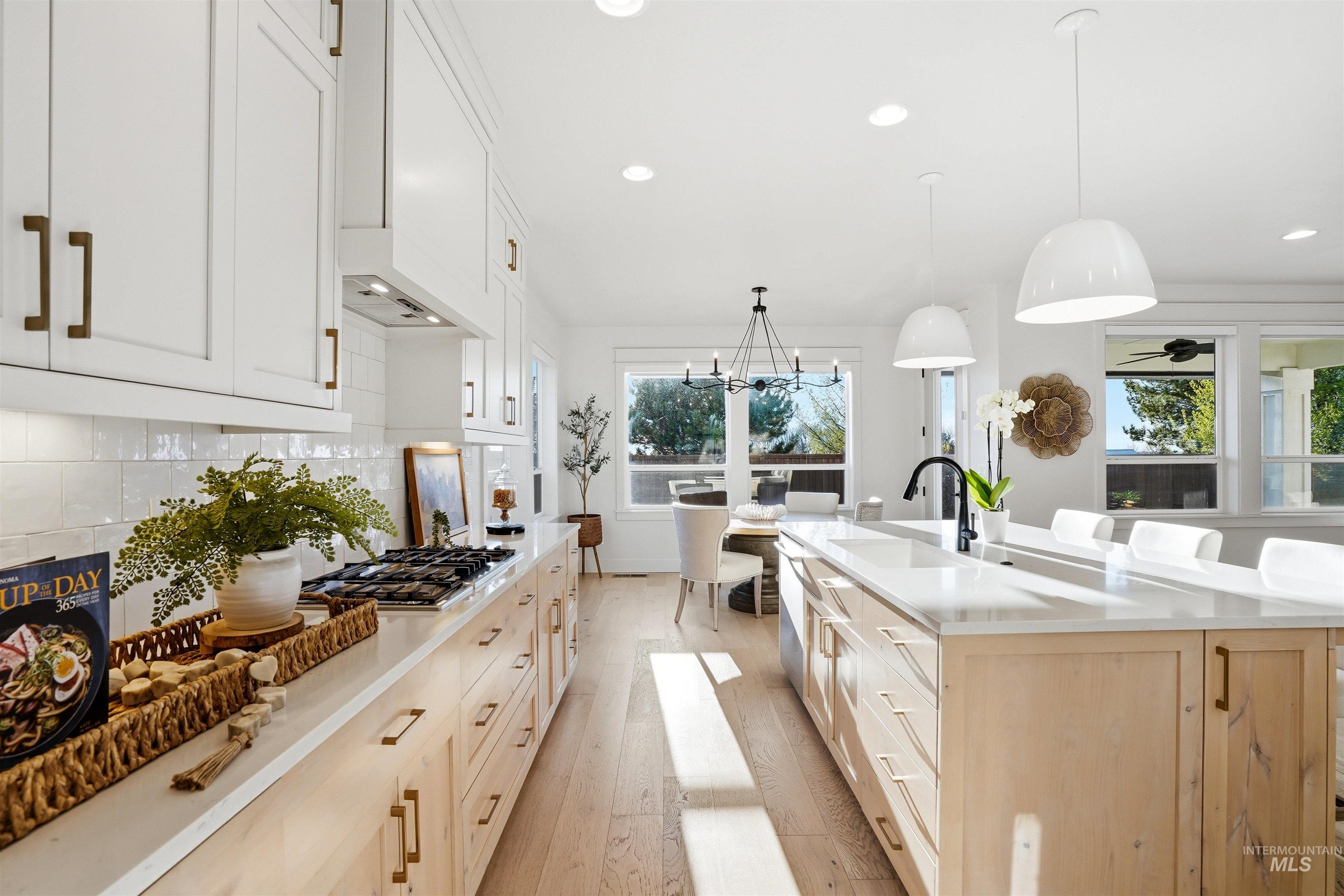 6839 N Willowside Ave, Meridian, Idaho 83646, 6 Bedrooms, 3.5 Bathrooms, Residential For Sale, Price $950,000, 98981124