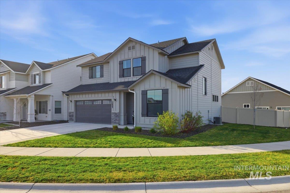 1233 W Davenport St, Meridian, Idaho 83642, 4 Bedrooms, 2.5 Bathrooms, Residential For Sale, Price $529,000, 98981125