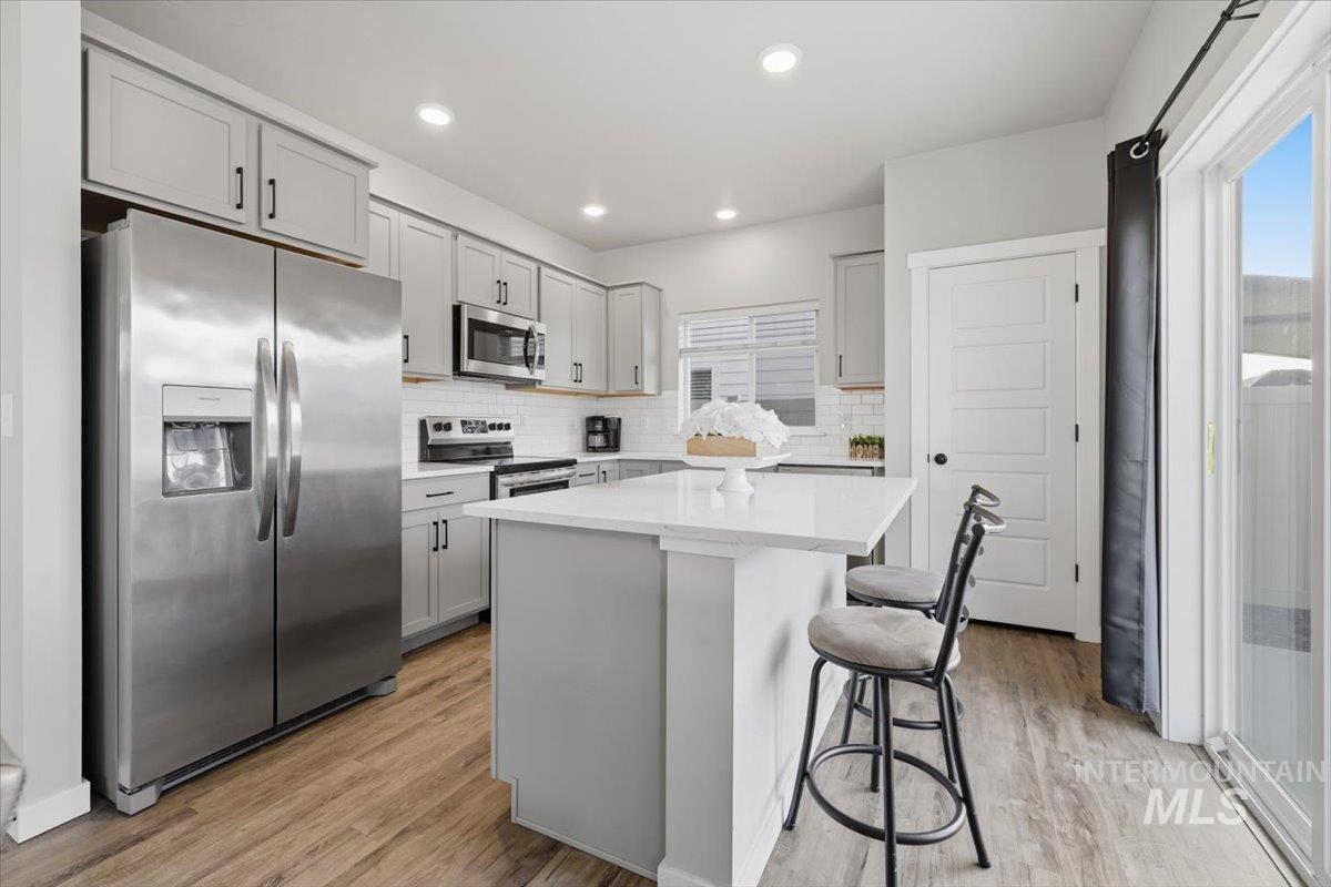 1233 W Davenport St, Meridian, Idaho 83642, 4 Bedrooms, 2.5 Bathrooms, Residential For Sale, Price $529,000, 98981125