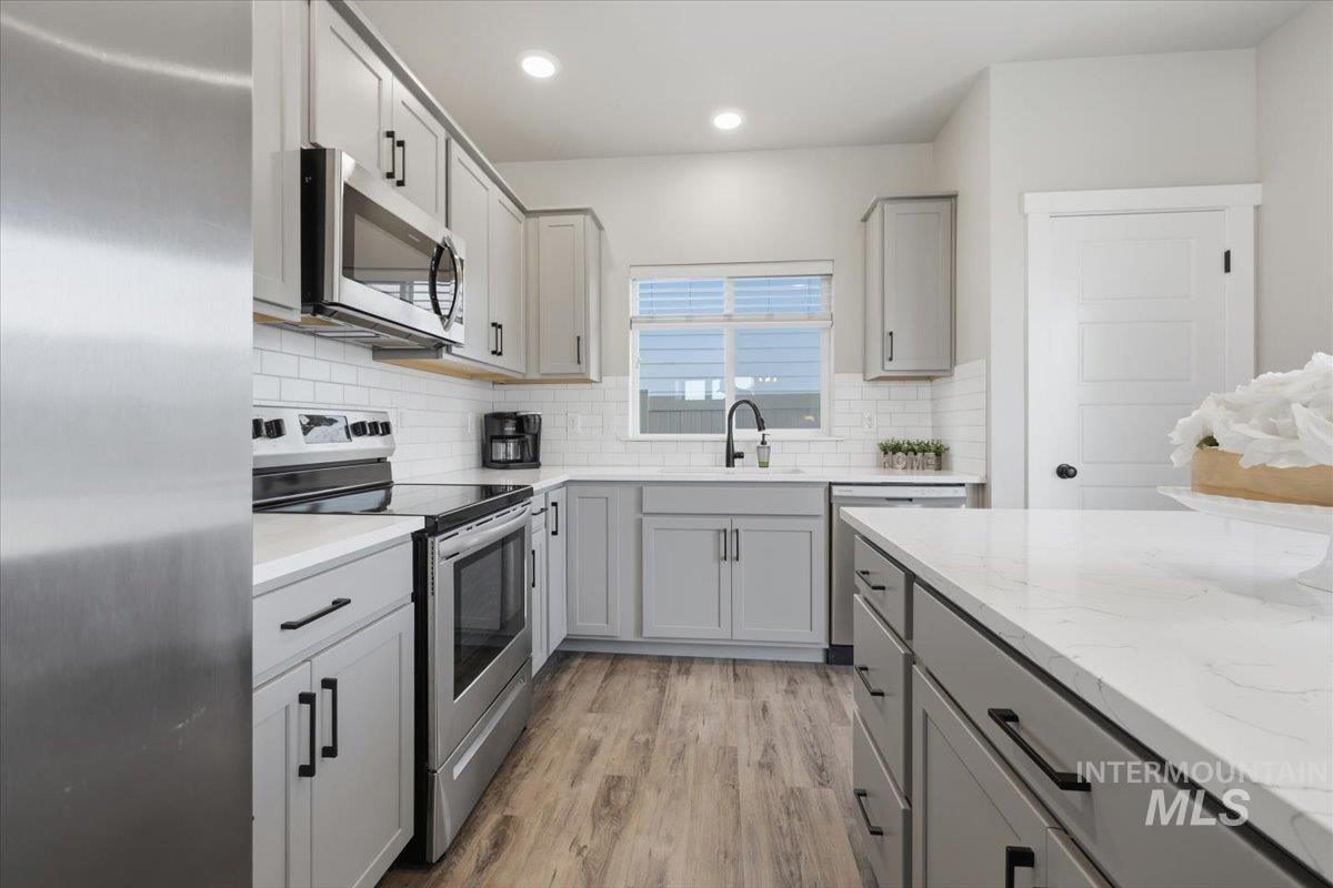 1233 W Davenport St, Meridian, Idaho 83642, 4 Bedrooms, 2.5 Bathrooms, Residential For Sale, Price $529,000, 98981125