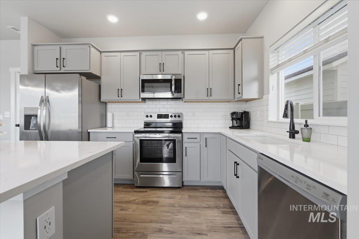 1233 W Davenport St, Meridian, Idaho 83642, 4 Bedrooms, 2.5 Bathrooms, Residential For Sale, Price $529,000, 98981125