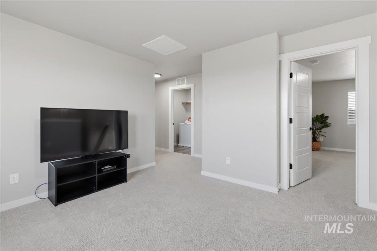 1233 W Davenport St, Meridian, Idaho 83642, 4 Bedrooms, 2.5 Bathrooms, Residential For Sale, Price $529,000, 98981125