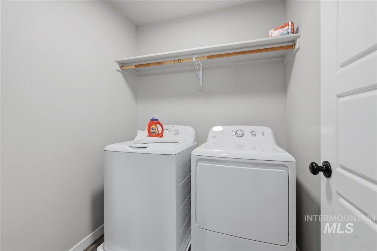 1233 W Davenport St, Meridian, Idaho 83642, 4 Bedrooms, 2.5 Bathrooms, Residential For Sale, Price $529,000, 98981125