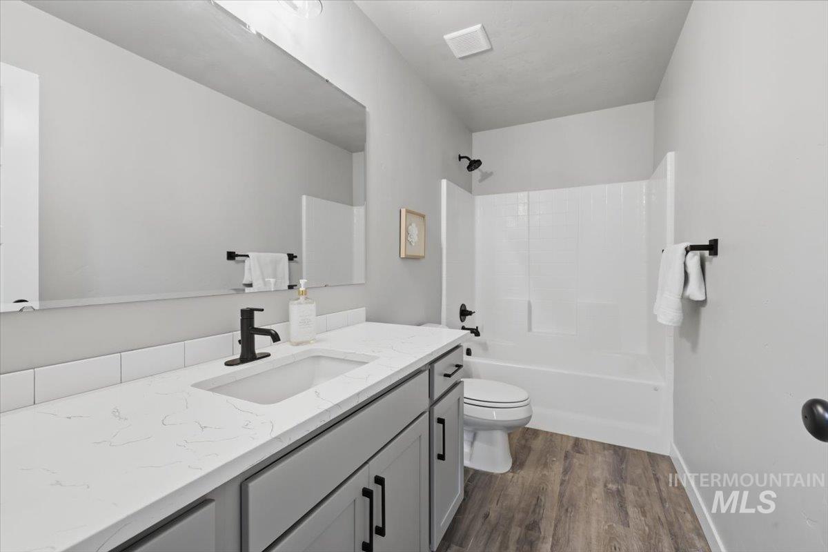 1233 W Davenport St, Meridian, Idaho 83642, 4 Bedrooms, 2.5 Bathrooms, Residential For Sale, Price $529,000, 98981125