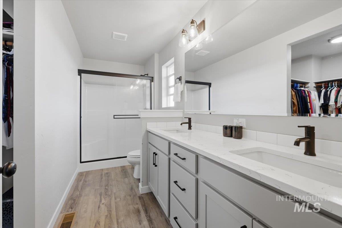 1233 W Davenport St, Meridian, Idaho 83642, 4 Bedrooms, 2.5 Bathrooms, Residential For Sale, Price $529,000, 98981125