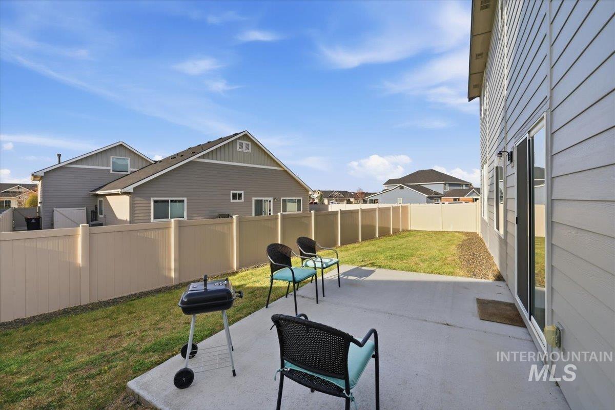 1233 W Davenport St, Meridian, Idaho 83642, 4 Bedrooms, 2.5 Bathrooms, Residential For Sale, Price $529,000, 98981125