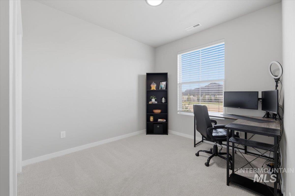 1233 W Davenport St, Meridian, Idaho 83642, 4 Bedrooms, 2.5 Bathrooms, Residential For Sale, Price $529,000, 98981125