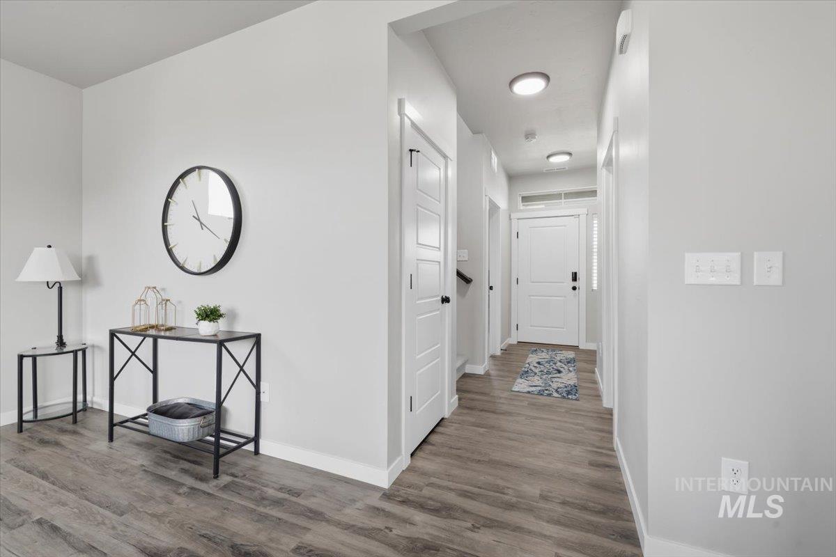 1233 W Davenport St, Meridian, Idaho 83642, 4 Bedrooms, 2.5 Bathrooms, Residential For Sale, Price $529,000, 98981125