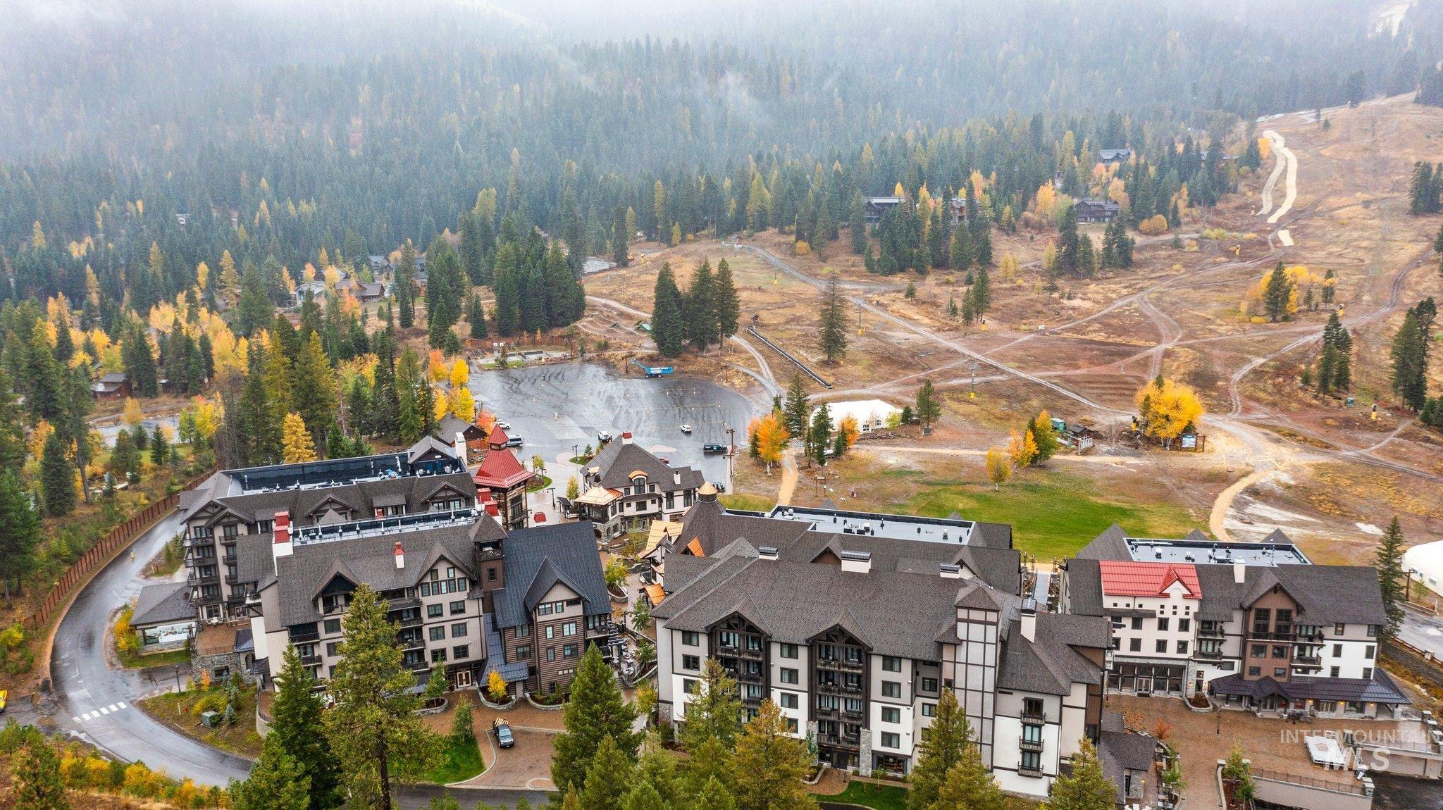 760 Village Drive, Donnelly, Idaho 83615, 1 Bedroom, 2 Bathrooms, Residential For Sale, Price $649,900, 98981130