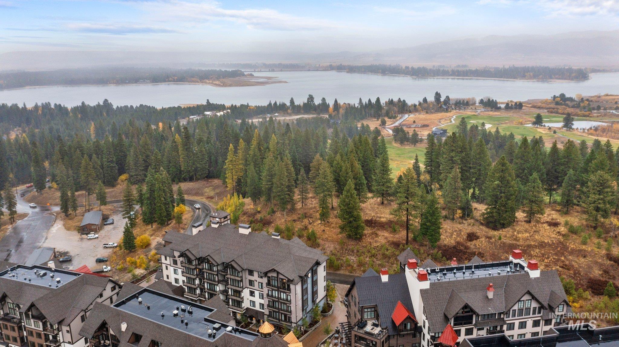 760 Village Drive, Donnelly, Idaho 83615, 1 Bedroom, 2 Bathrooms, Residential For Sale, Price $649,900, 98981130