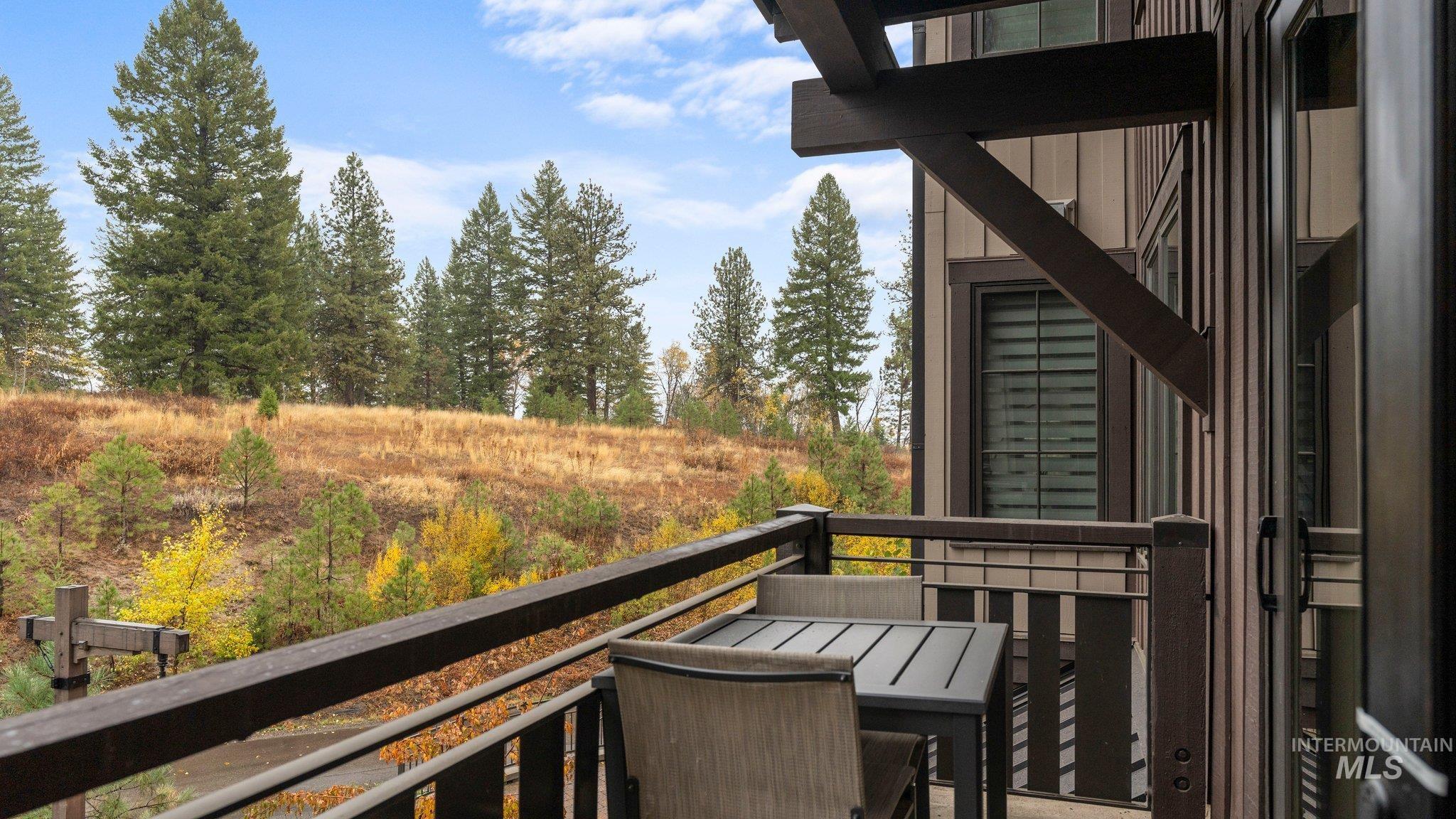 760 Village Drive, Donnelly, Idaho 83615, 1 Bedroom, 2 Bathrooms, Residential For Sale, Price $649,900, 98981130