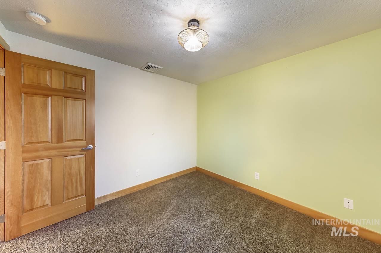 1112 N Whitewater Park Blvd, Boise, Idaho 83703, 3 Bedrooms, 2 Bathrooms, Residential For Sale, Price $569,900, 98981132