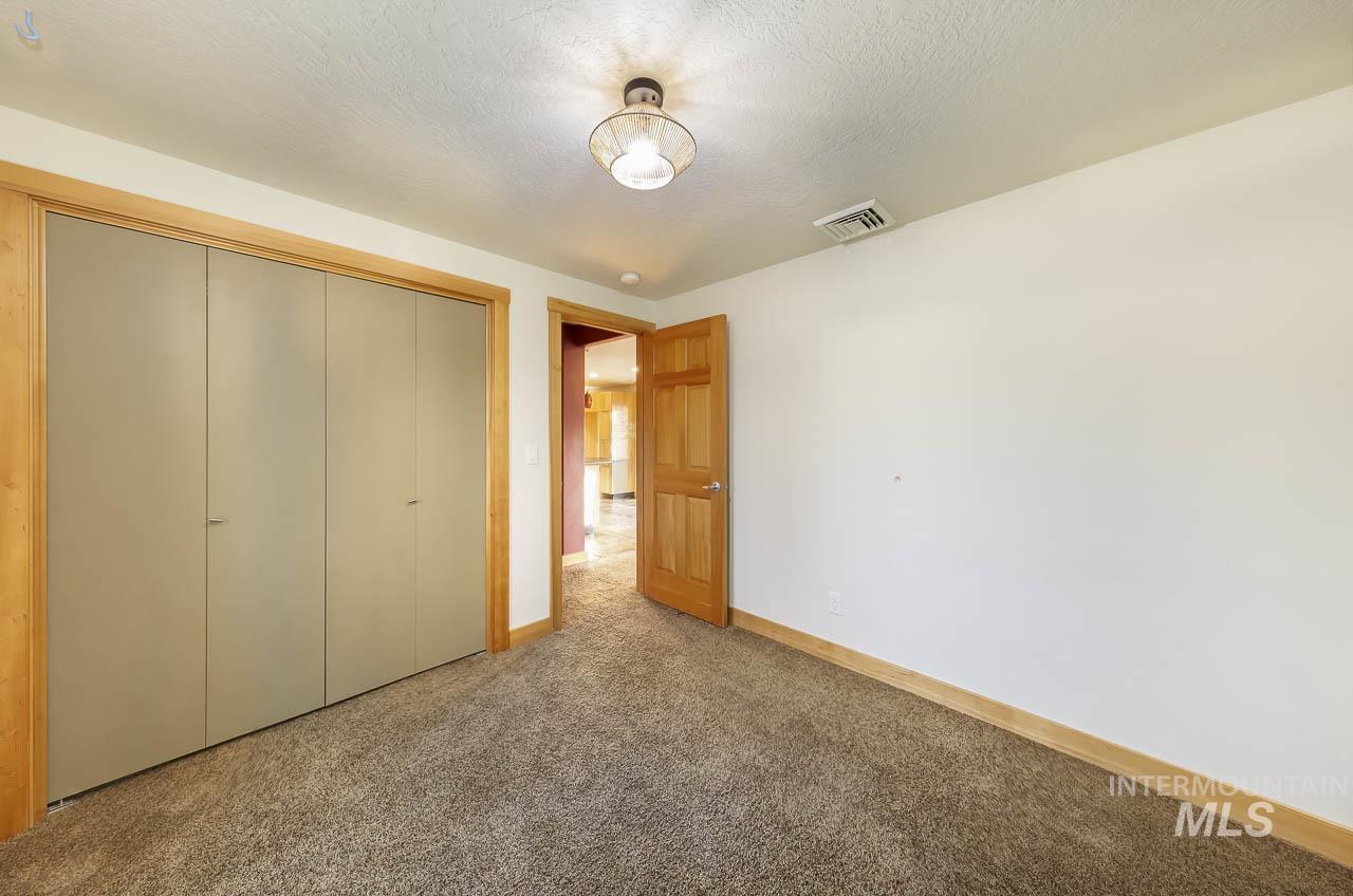 1112 N Whitewater Park Blvd, Boise, Idaho 83703, 3 Bedrooms, 2 Bathrooms, Residential For Sale, Price $569,900, 98981132