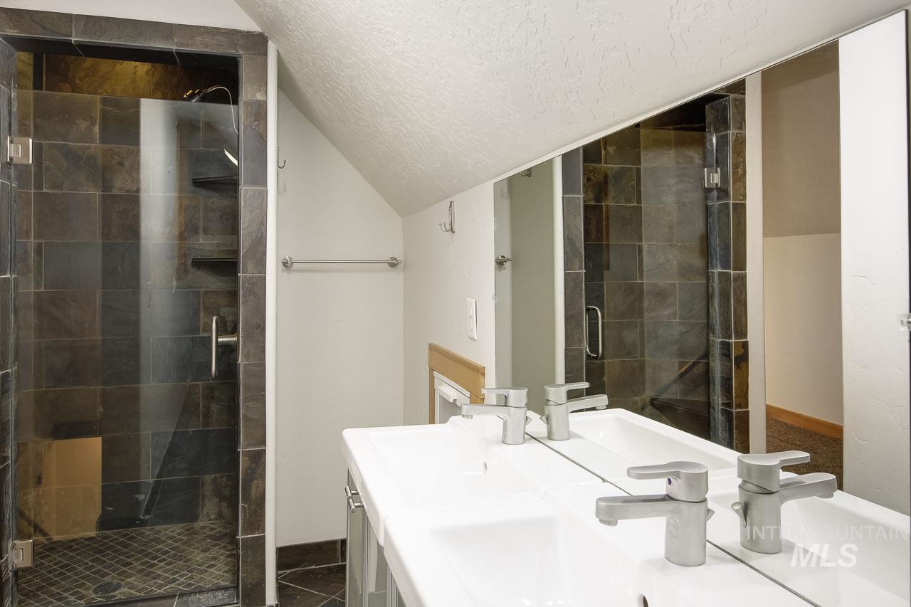 1112 N Whitewater Park Blvd, Boise, Idaho 83703, 3 Bedrooms, 2 Bathrooms, Residential For Sale, Price $569,900, 98981132