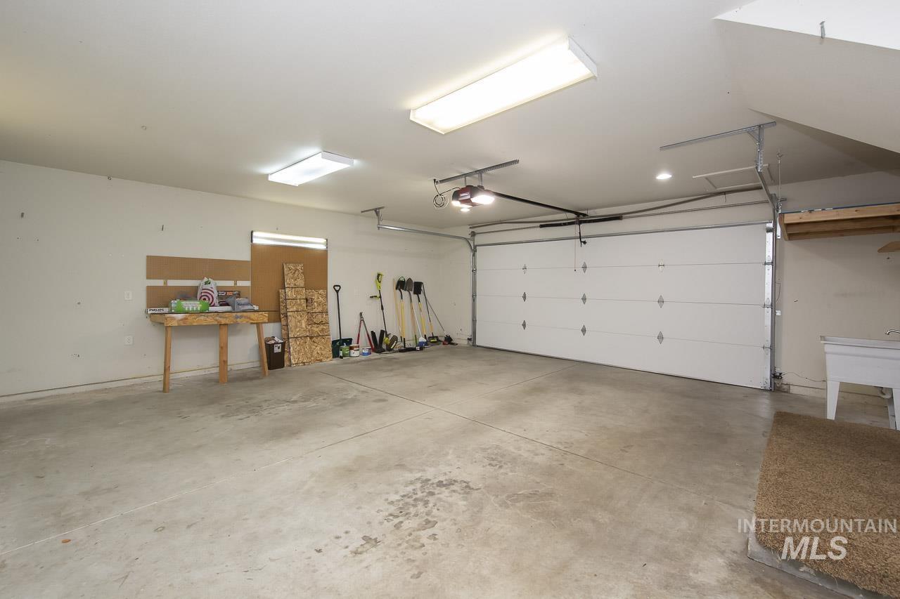 1112 N Whitewater Park Blvd, Boise, Idaho 83703, 3 Bedrooms, 2 Bathrooms, Residential For Sale, Price $569,900, 98981132