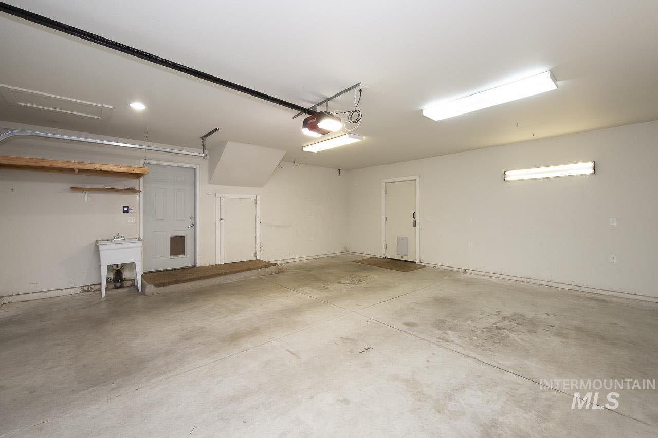 1112 N Whitewater Park Blvd, Boise, Idaho 83703, 3 Bedrooms, 2 Bathrooms, Residential For Sale, Price $569,900, 98981132