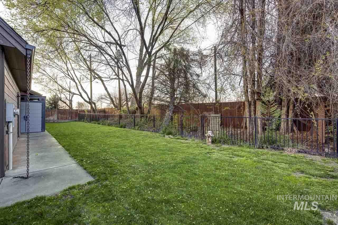 1112 N Whitewater Park Blvd, Boise, Idaho 83703, 3 Bedrooms, 2 Bathrooms, Residential For Sale, Price $569,900, 98981132