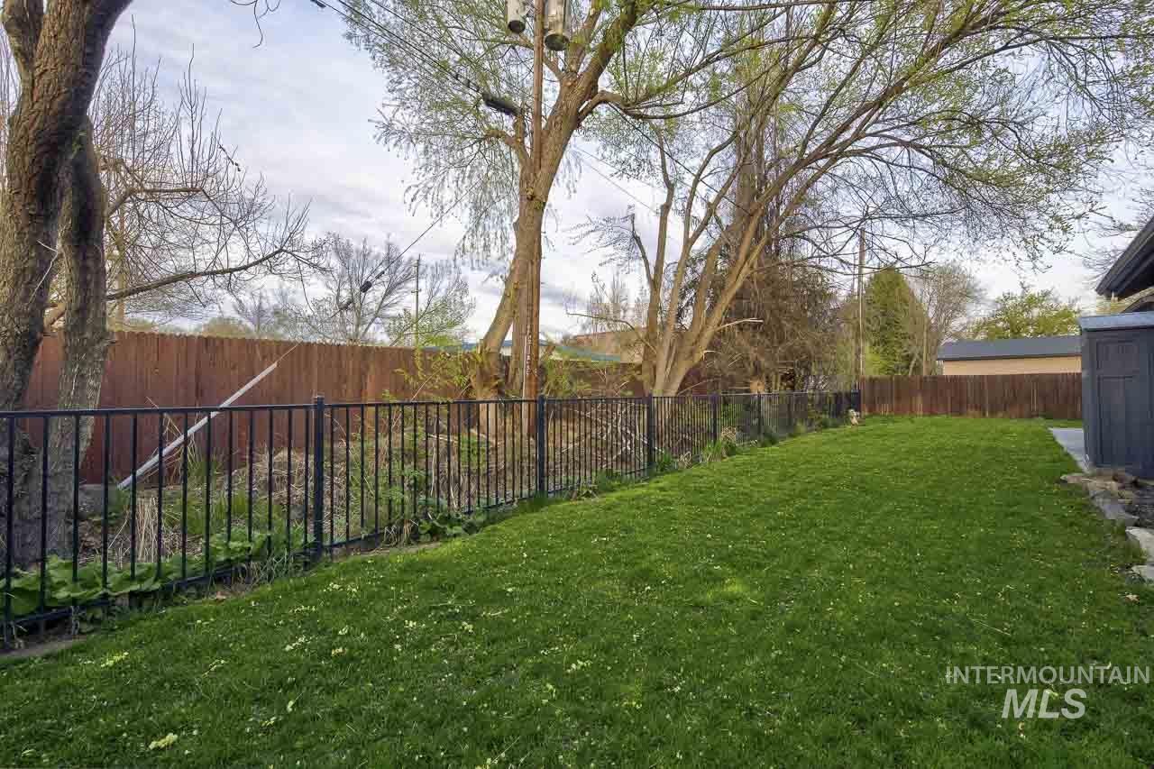 1112 N Whitewater Park Blvd, Boise, Idaho 83703, 3 Bedrooms, 2 Bathrooms, Residential For Sale, Price $569,900, 98981132