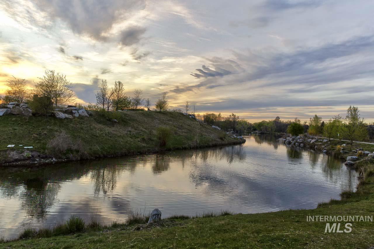 1112 N Whitewater Park Blvd, Boise, Idaho 83703, 3 Bedrooms, 2 Bathrooms, Residential For Sale, Price $569,900, 98981132