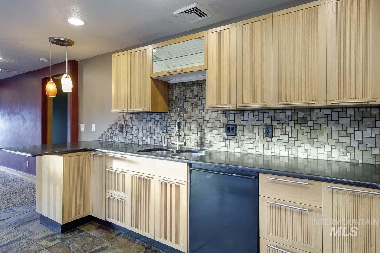 1112 N Whitewater Park Blvd, Boise, Idaho 83703, 3 Bedrooms, 2 Bathrooms, Residential For Sale, Price $569,900, 98981132