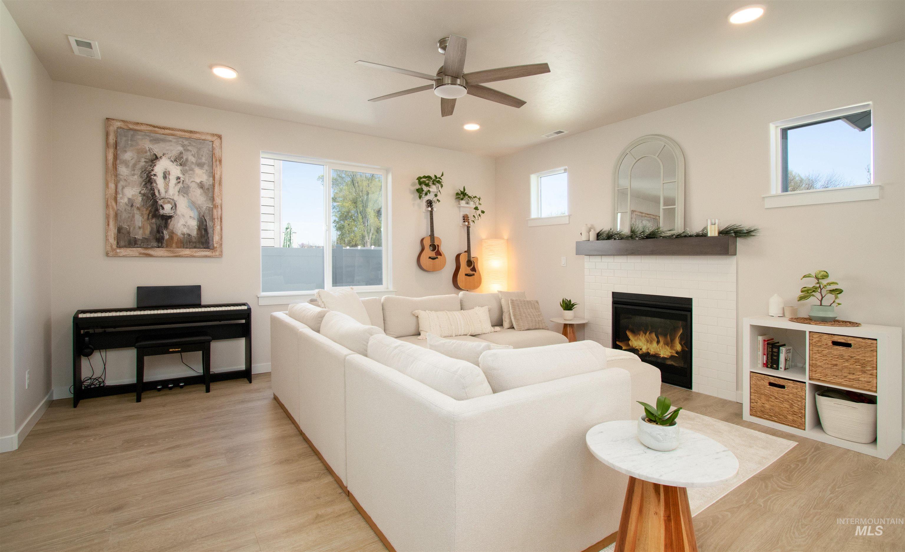 947 N Acer Loop, Nampa, Idaho 83687, 3 Bedrooms, 2.5 Bathrooms, Residential For Sale, Price $409,900, 98981134