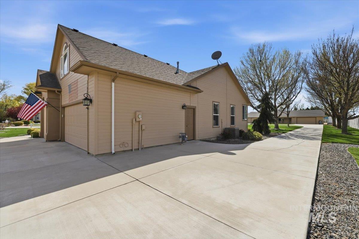 11945 Plantation Ct, Nampa, Idaho 83651, 3 Bedrooms, 2 Bathrooms, Residential For Sale, Price $839,900, 98981136