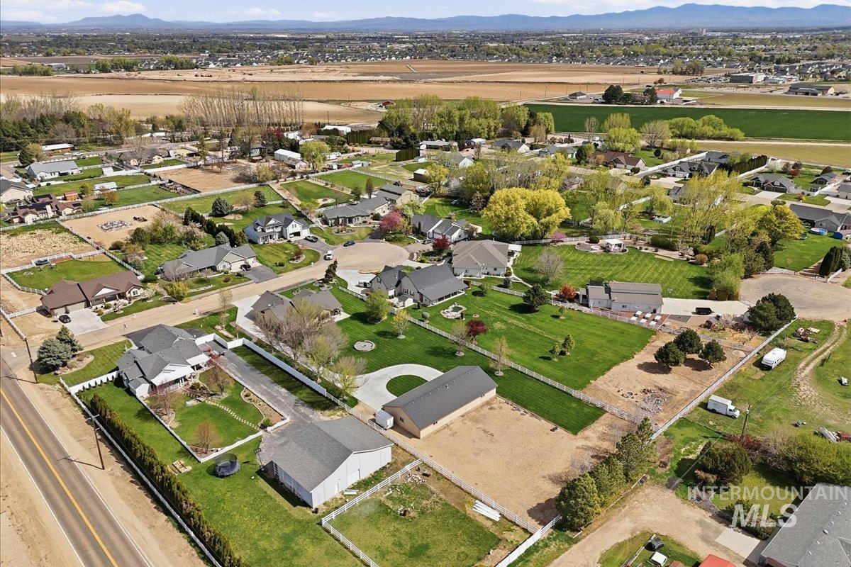 11945 Plantation Ct, Nampa, Idaho 83651, 3 Bedrooms, 2 Bathrooms, Residential For Sale, Price $839,900, 98981136