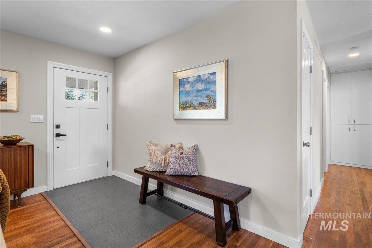 4813 W Hillcrest Dr., Boise, Idaho 83705, 3 Bedrooms, 2 Bathrooms, Residential For Sale, Price $711,000, 98981138