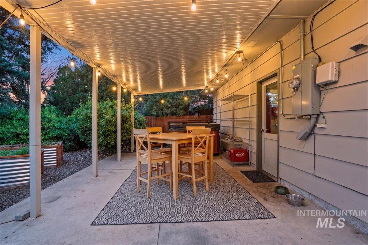 4813 W Hillcrest Dr., Boise, Idaho 83705, 3 Bedrooms, 2 Bathrooms, Residential For Sale, Price $711,000, 98981138