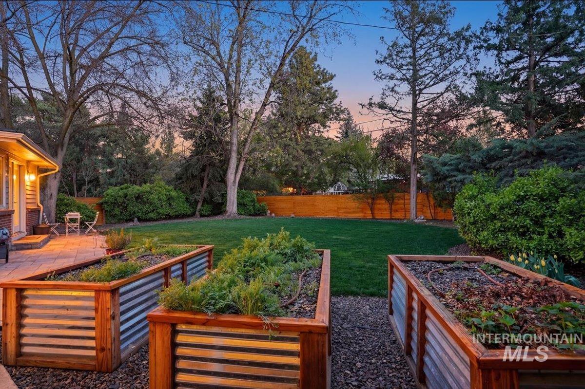 4813 W Hillcrest Dr., Boise, Idaho 83705, 3 Bedrooms, 2 Bathrooms, Residential For Sale, Price $711,000, 98981138