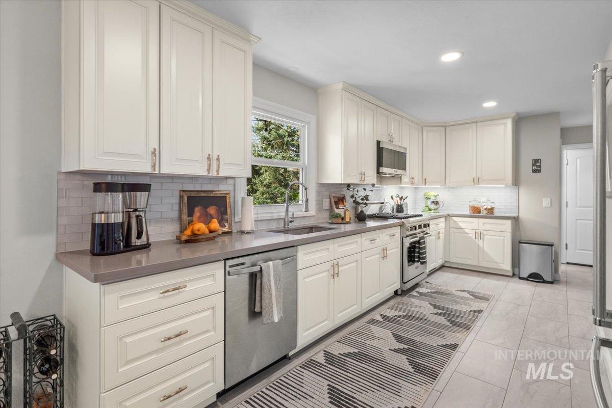 4813 W Hillcrest Dr., Boise, Idaho 83705, 3 Bedrooms, 2 Bathrooms, Residential For Sale, Price $711,000, 98981138