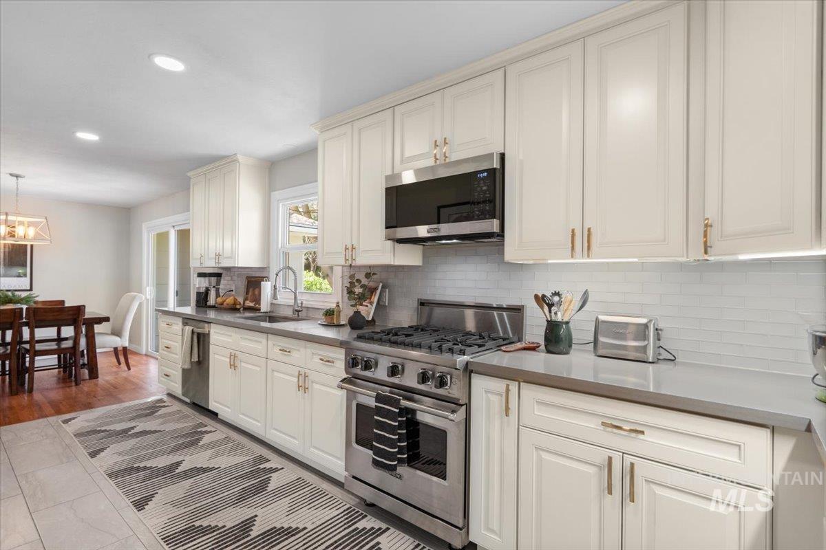 4813 W Hillcrest Dr., Boise, Idaho 83705, 3 Bedrooms, 2 Bathrooms, Residential For Sale, Price $711,000, 98981138