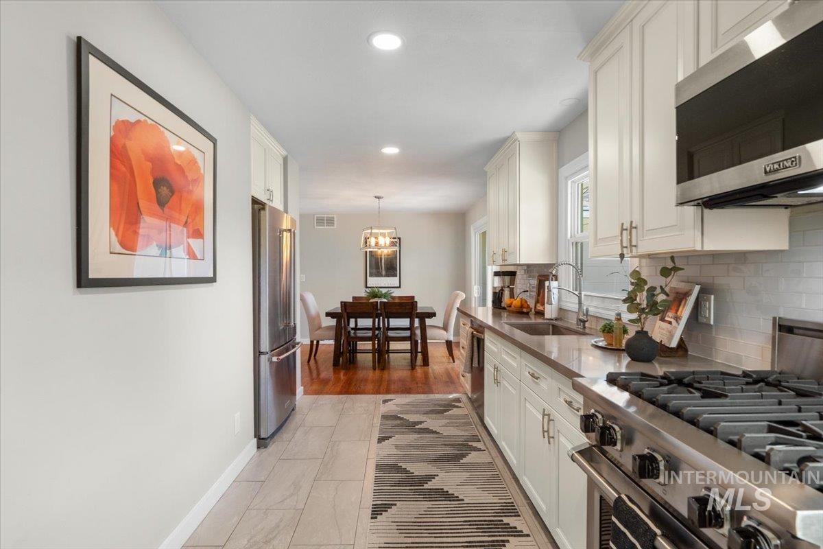 4813 W Hillcrest Dr., Boise, Idaho 83705, 3 Bedrooms, 2 Bathrooms, Residential For Sale, Price $711,000, 98981138