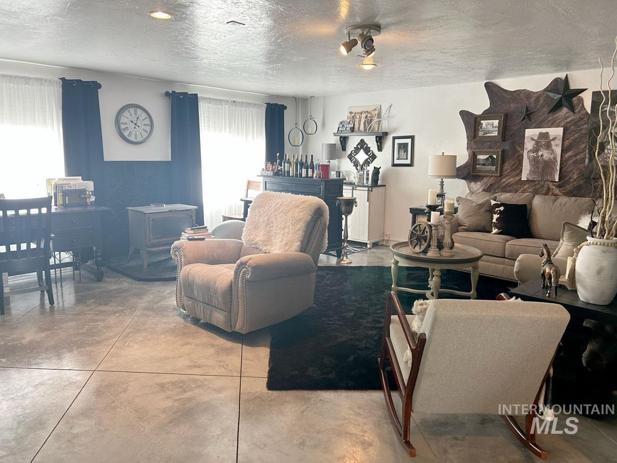 525 S Star Rd, Star, Idaho 83669, 2 Bedrooms, 2 Bathrooms, Residential For Sale, Price $525,000, 98981139