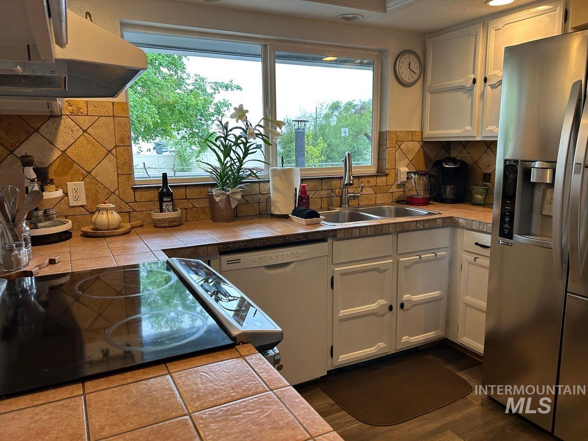 525 S Star Rd, Star, Idaho 83669, 2 Bedrooms, 2 Bathrooms, Residential For Sale, Price $525,000,MLS 98981139