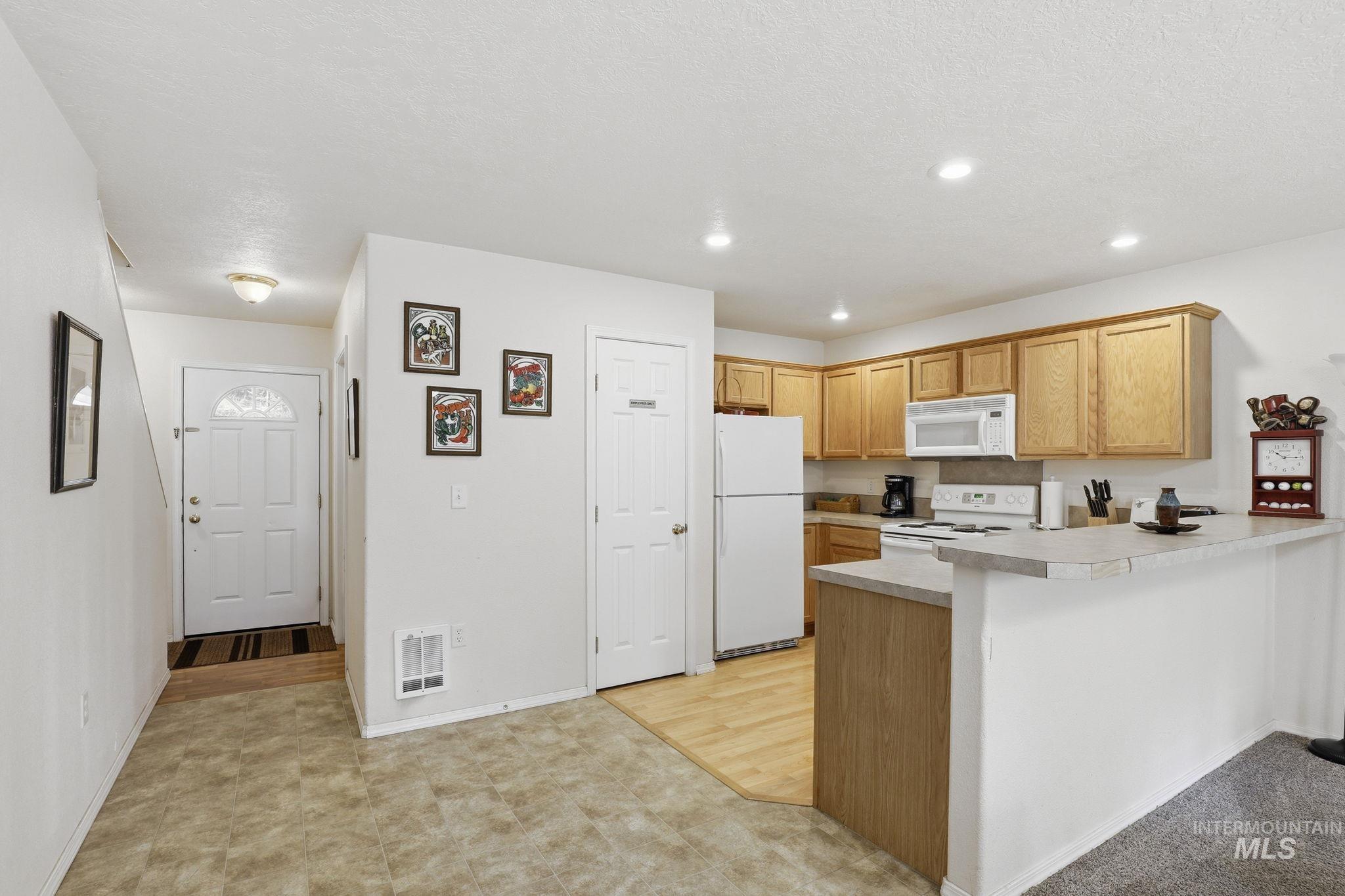 35 Sunrise Dr, Garden Valley, Idaho 83622, 2 Bedrooms, 2 Bathrooms, Residential For Sale, Price $395,000, 98981140