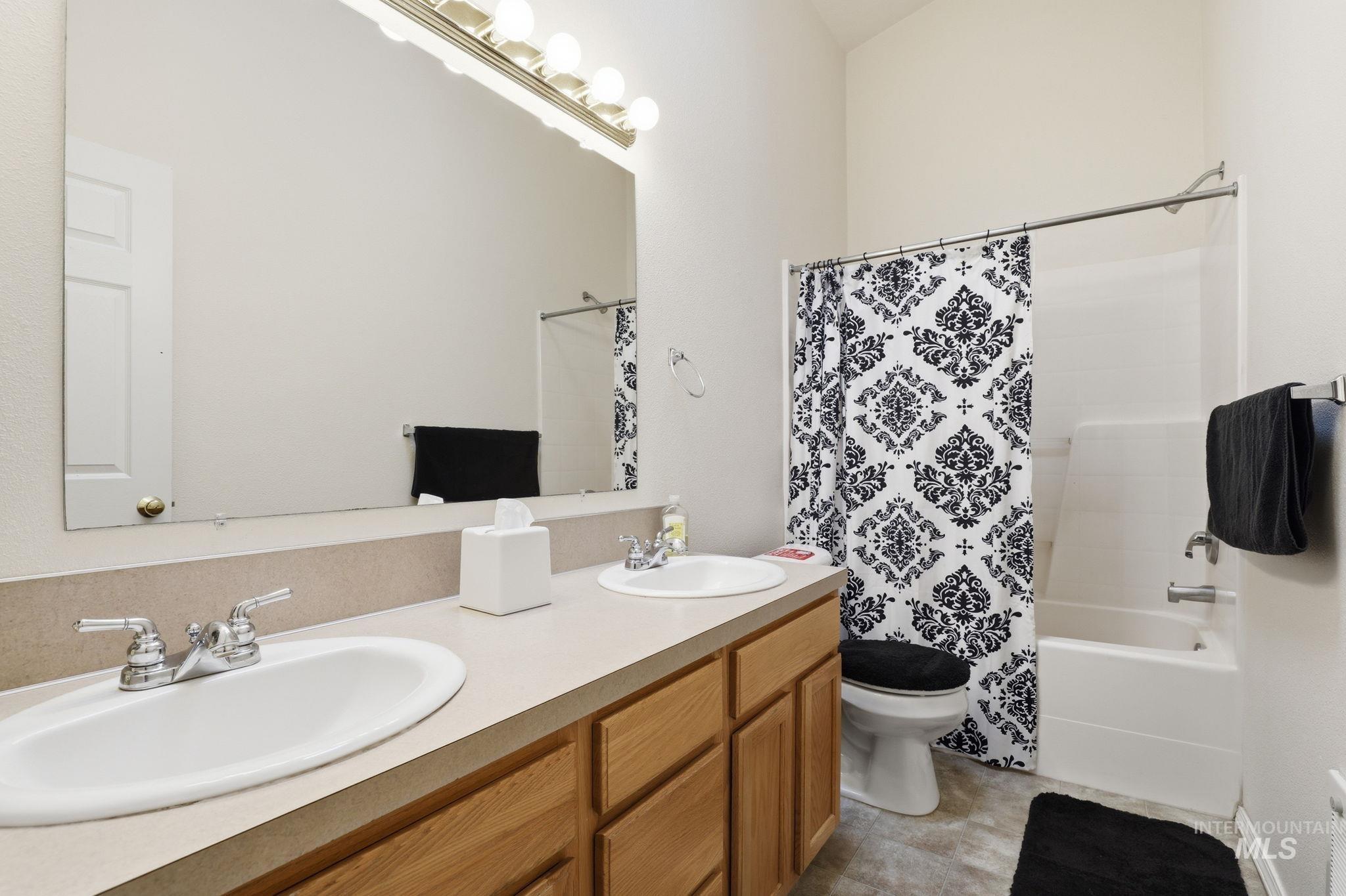 35 Sunrise Dr, Garden Valley, Idaho 83622, 2 Bedrooms, 2 Bathrooms, Residential For Sale, Price $395,000, 98981140