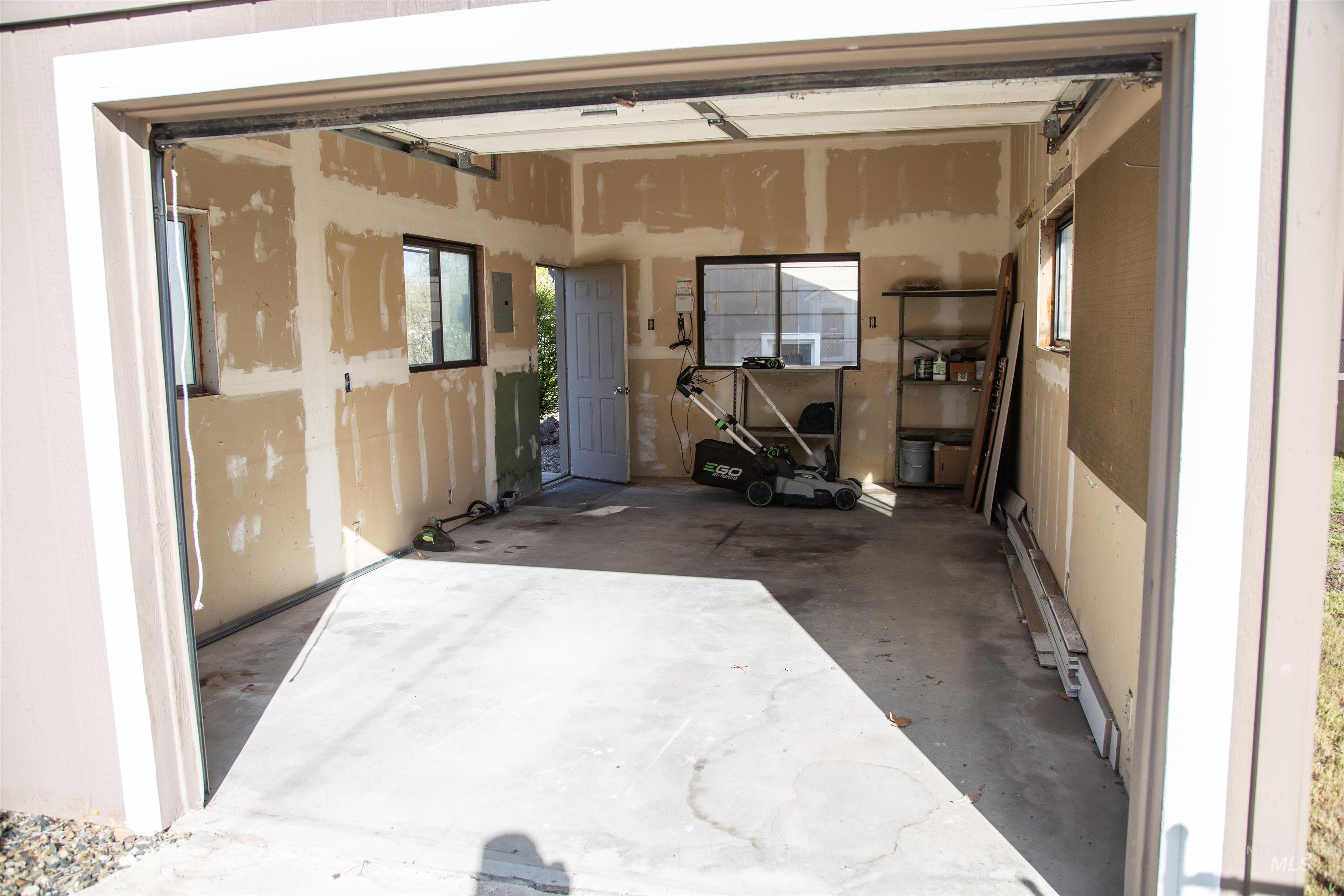 915 E Amity, Nampa, Idaho 83686, 4 Bedrooms, 2 Bathrooms, Residential For Sale, Price $420,000, 98981143