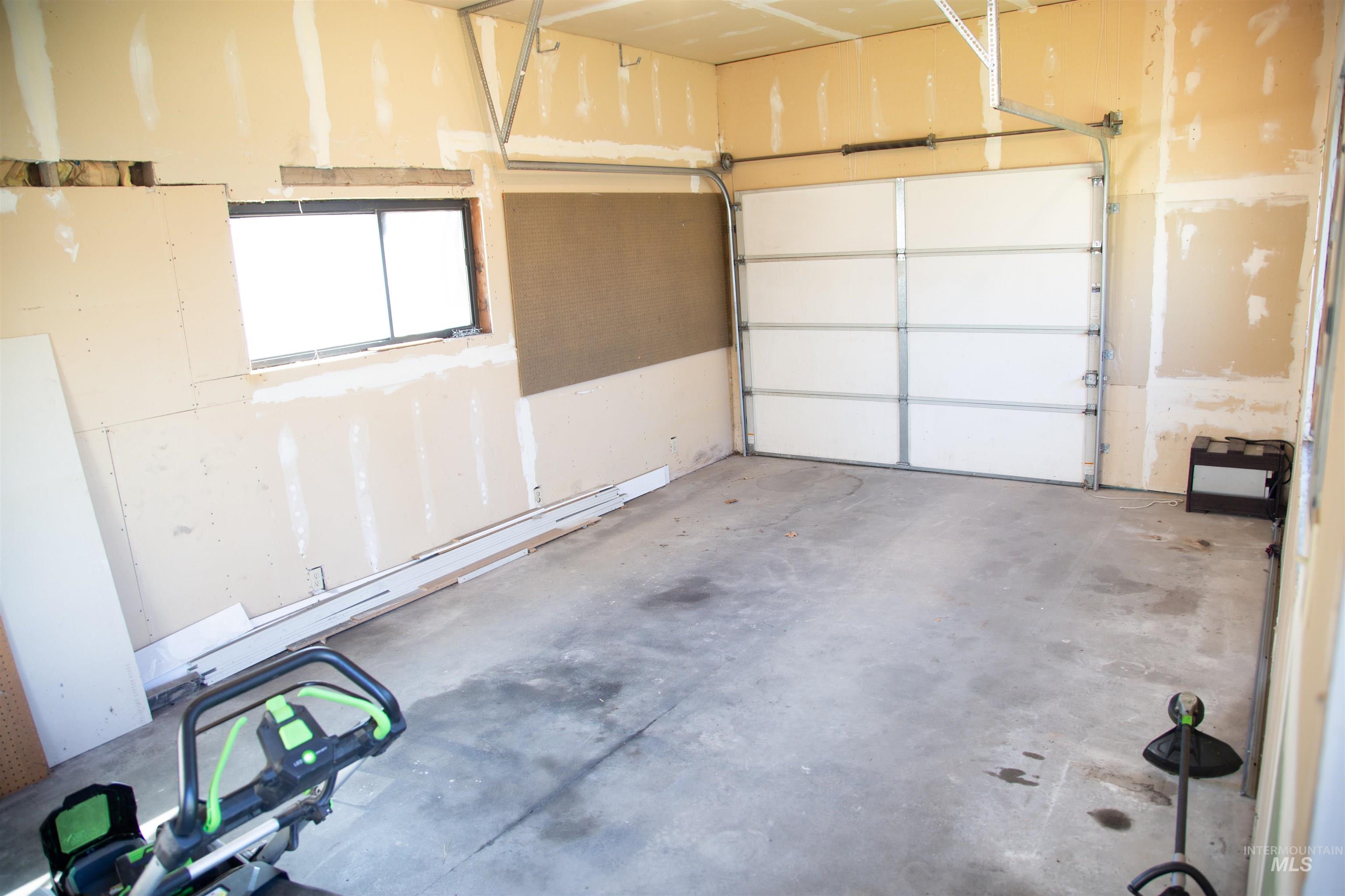 915 E Amity, Nampa, Idaho 83686, 4 Bedrooms, 2 Bathrooms, Residential For Sale, Price $420,000, 98981143